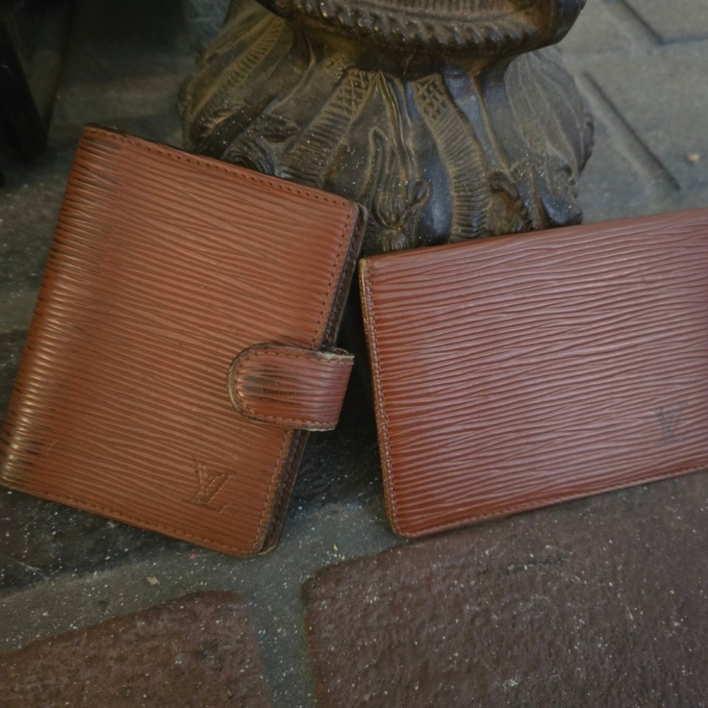 Louis Vuitton Brown Leather Wallet Set